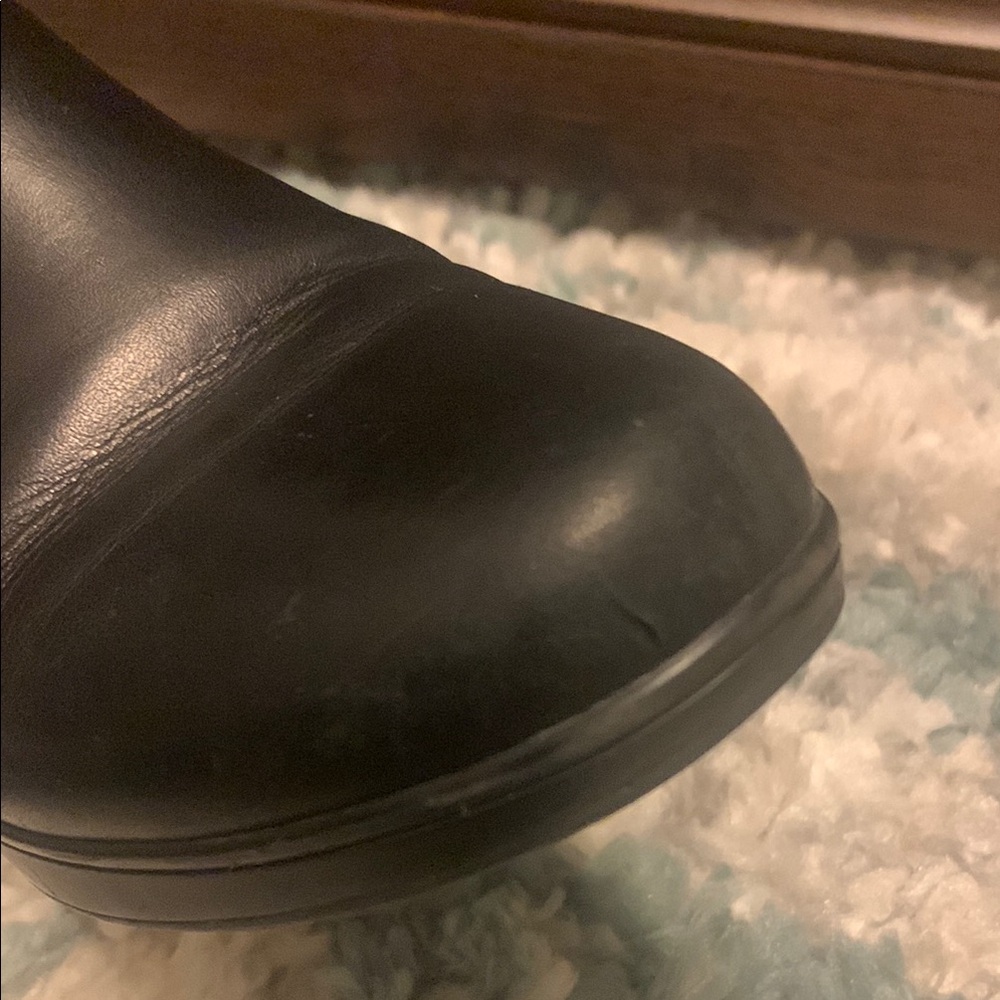 Cole Hahn Waterproof Black Leather Ankle Boots - Picture 5 of 10